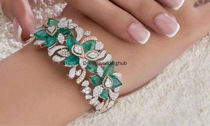 VARI ARTIFICIAL JEWELLERY